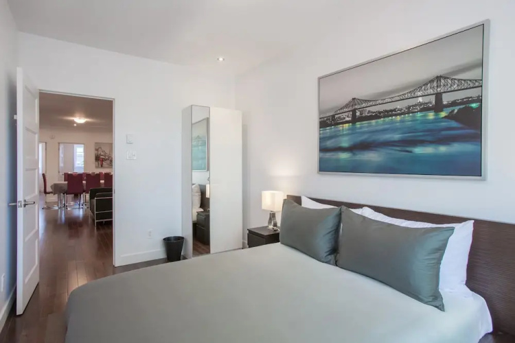 LMVR - LuxApt 3 - 7 bedrooms 2 bathrooms