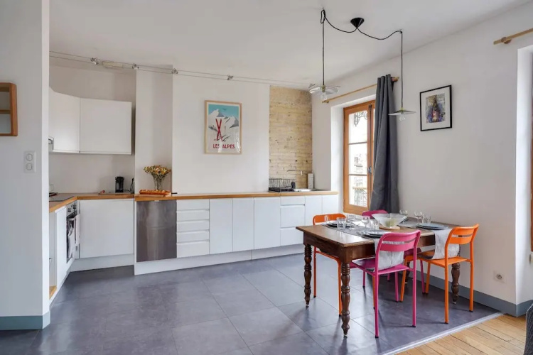 Loft-style Apartment in the 3rd District