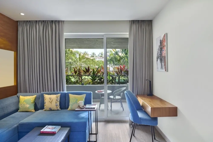 Standard Twin room with balcony