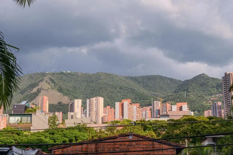2 Bedrooms Apartment with mountain view
