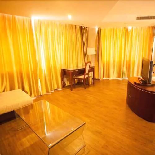 Warmly Hotel