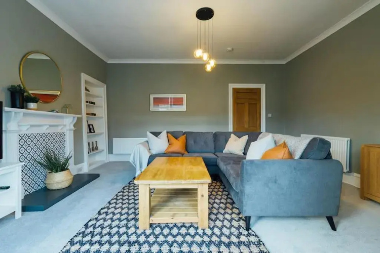 The Riverside Apartment (free parking)