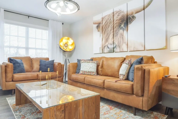 2 Bedrooms Apartment
