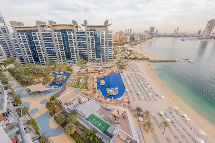 Sophisticated 1BR Palm Apt w Beach Access
