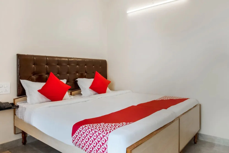 G P Residency by OYO Rooms