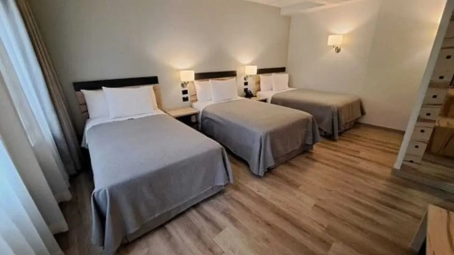 Standard Triple room