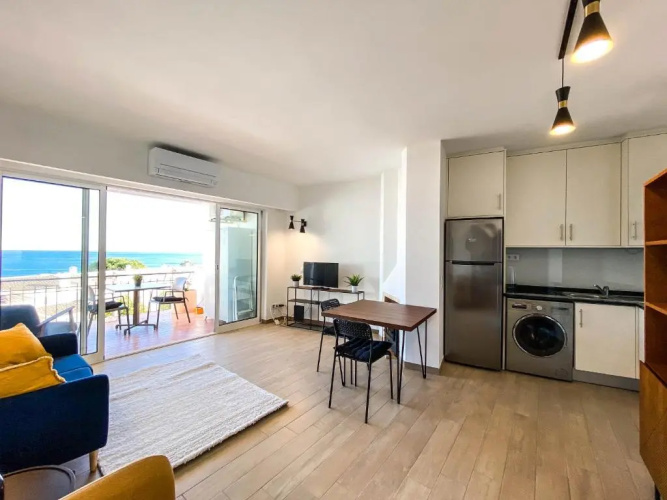 Balcony with Seaview - 1 Bed Apartment