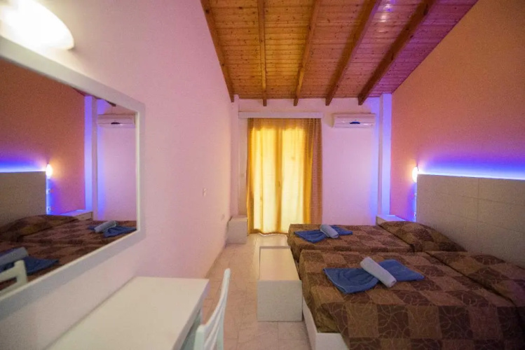 Silver Beach Hotel and Annexe Apartments
