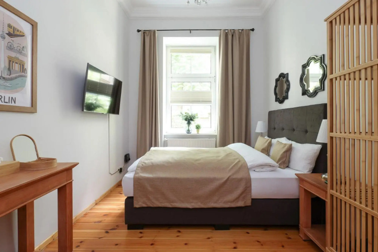 4 Personen Altbau nahe Kurfürstendamm