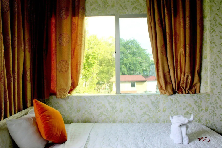 Le Petit Hanoi Hotel