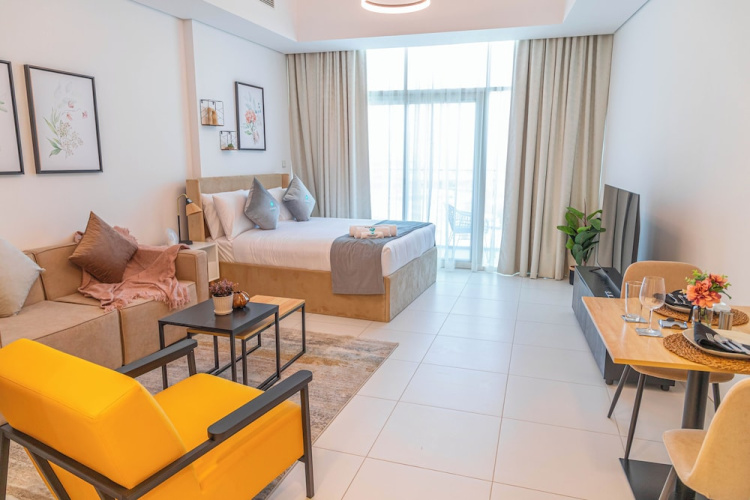 Bloomfields Spacious STU in Thalassa
