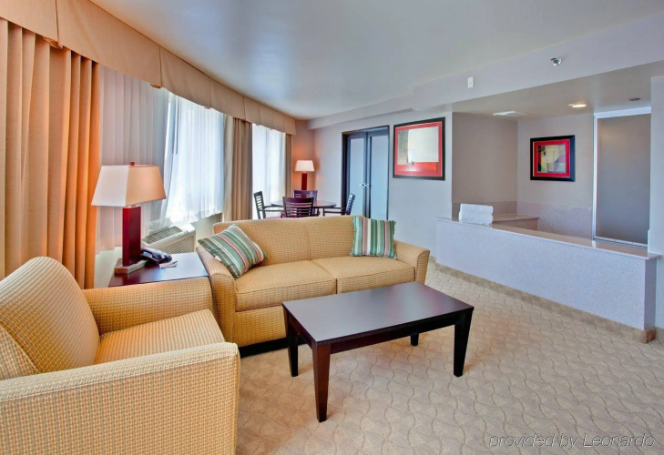 DoubleTree by Hilton Fullerton