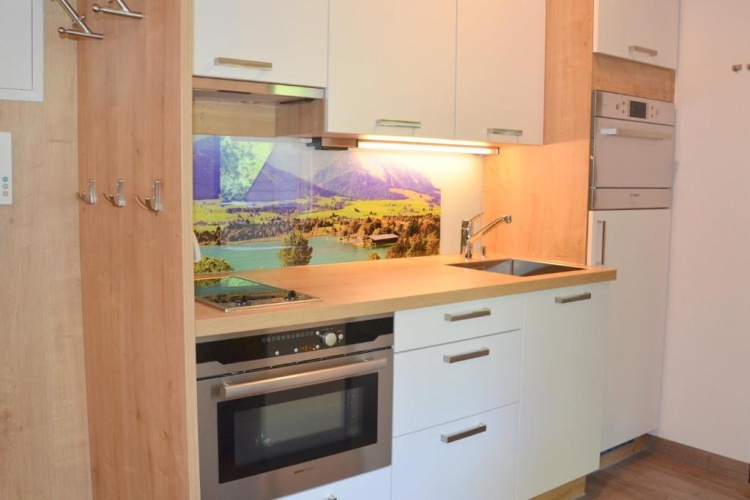 1 Bedroom Apartment with street view