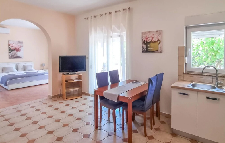 Nice Apartment in Zadar With Wifi