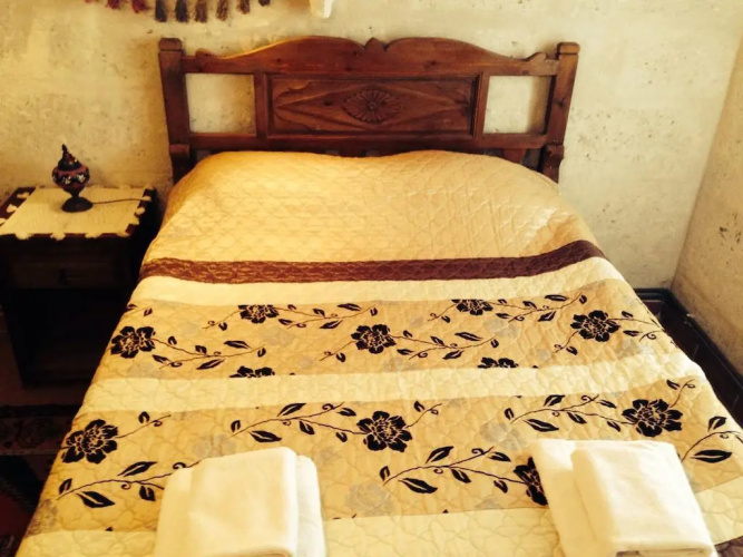 Anatolia Raymonde Cave House