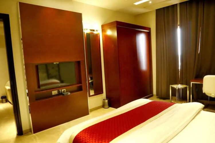 C Pearls Hotel  Banque