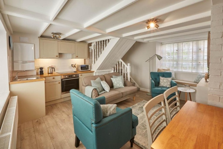 2 Bedrooms Cottage