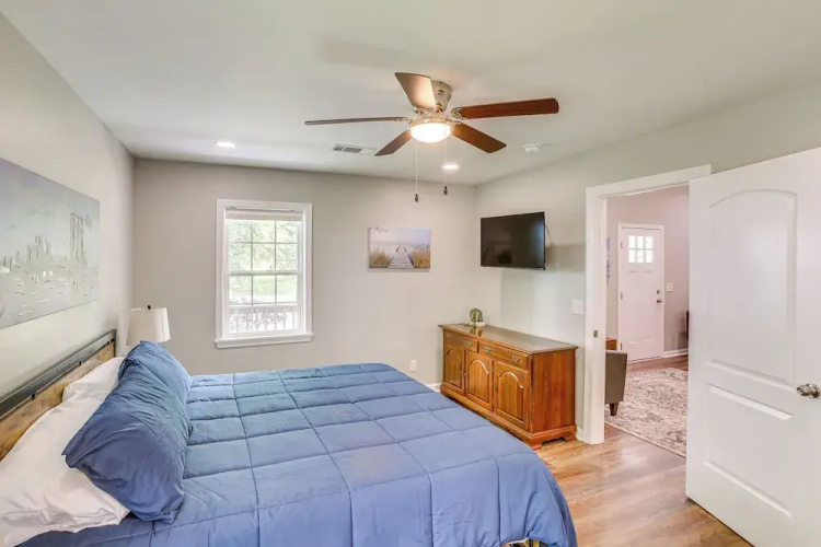 1/2 Mi to Kentucky Downs: Franklin Home w/ Patio!