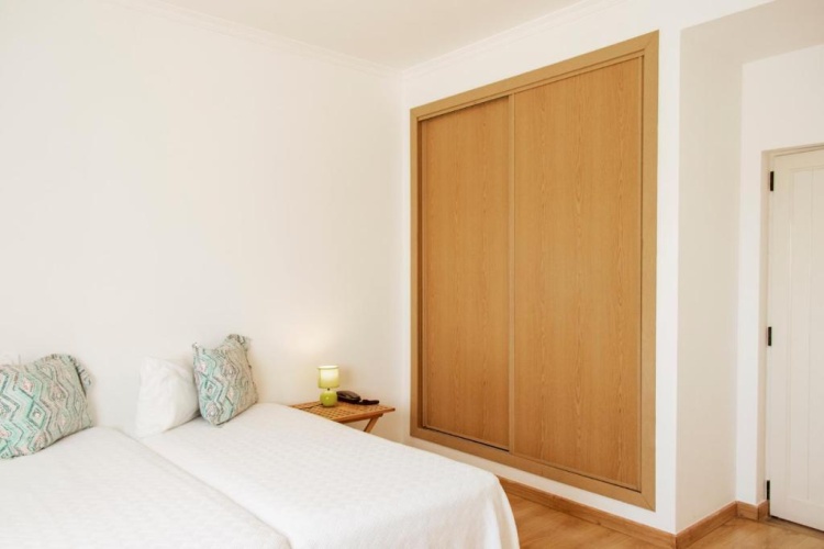 Standard Twin Basement room