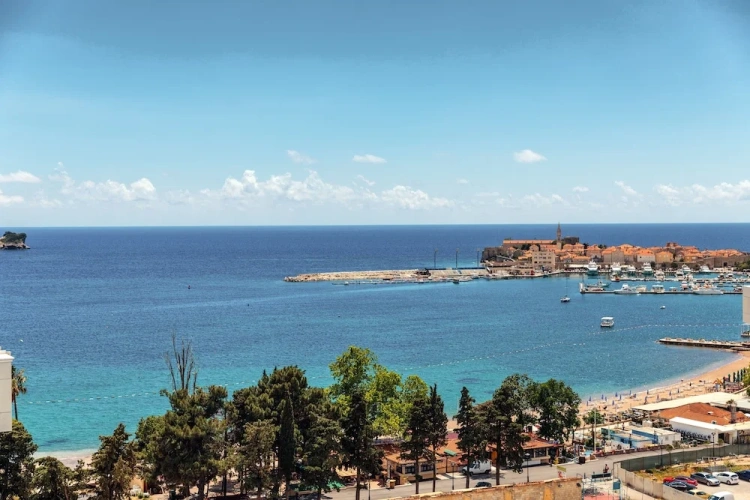 1 Bedroom Comfort Apartment with balcony and with sea view