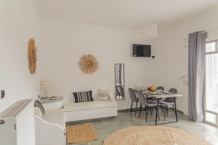 2 Bedrooms Apartment with sea view