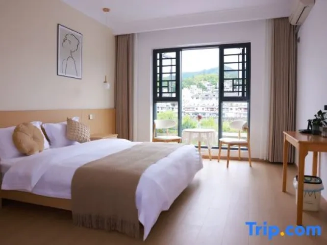 Standard Double room with river view