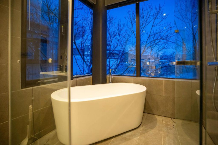 Matthew Suites