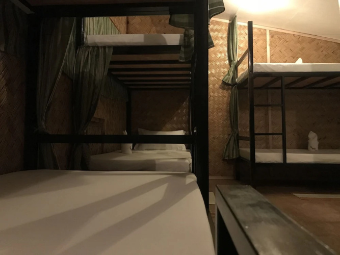 Island Hostel and Tours Coron
