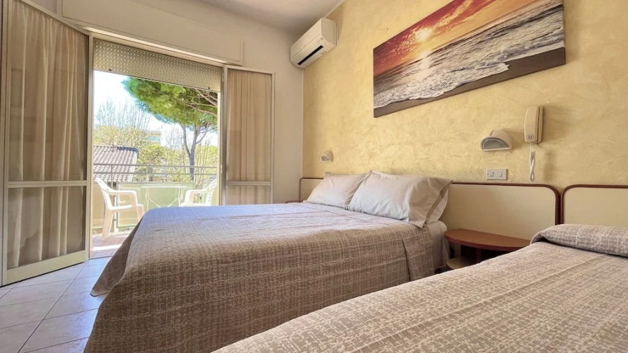 Standard Triple room with balcony
