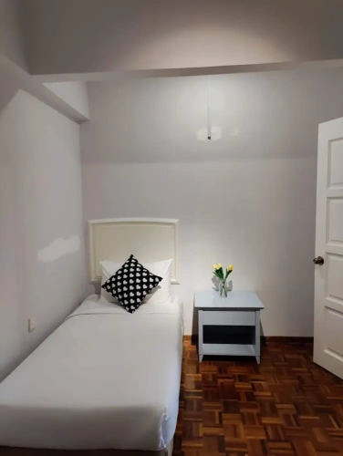3 Bedrooms Standard Sextuple Apartment
