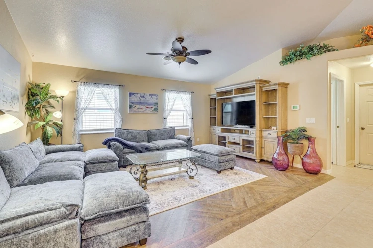 4 Bedrooms Cottage
