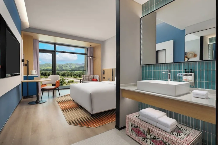 Standard Double room with balcony and with land view