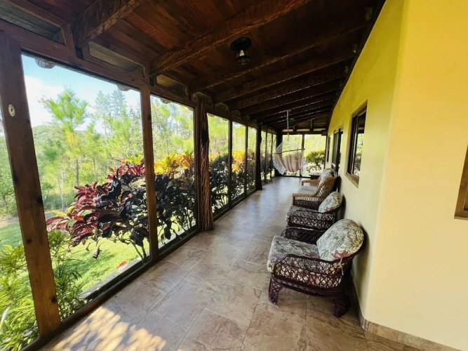 Deluxe Studio