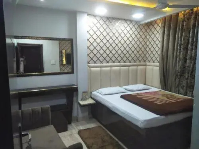 FabHotel Brown Road