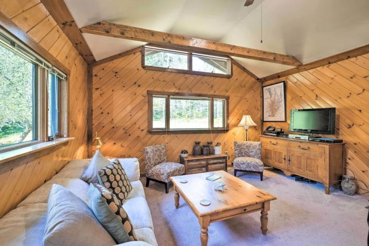 Boothbay Harbor Cabin w/ Spacious Deck & Yard!
