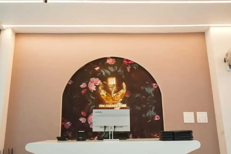Hotel Evara Inn
