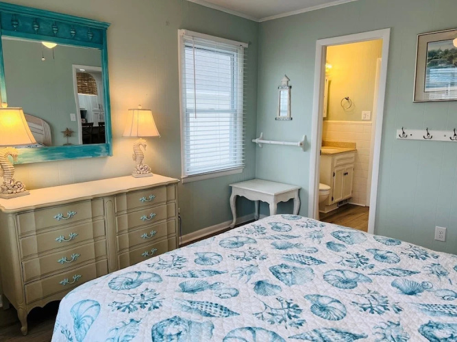 Beach Time 5 Bedroom Home by RedAwning