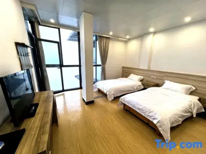 Standard Twin room with mountain view