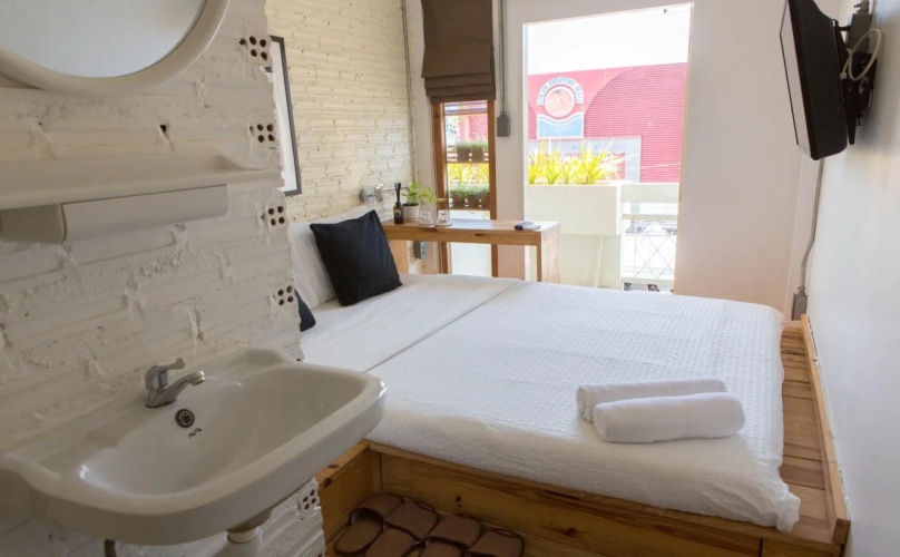 2W Cafe & Hostel