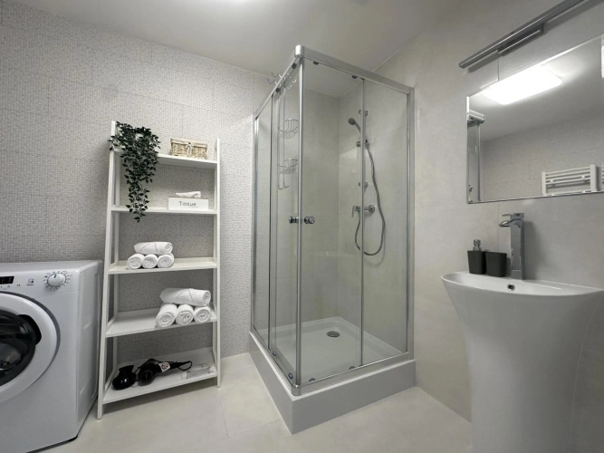 LAWIS Apartments