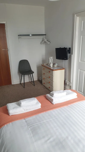 Hotel 242