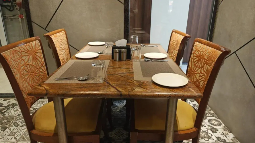 The Excellency by OYO Rooms