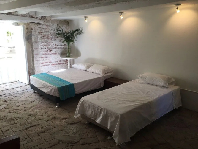 Be Lounge Hostel