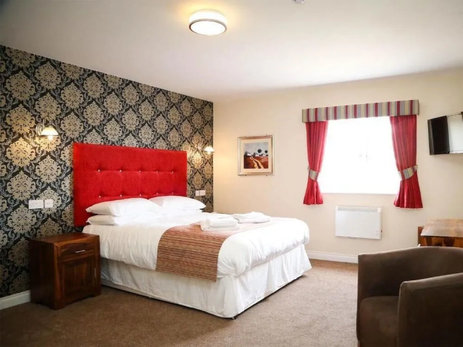 Cuttle Bridge Inn Hotel