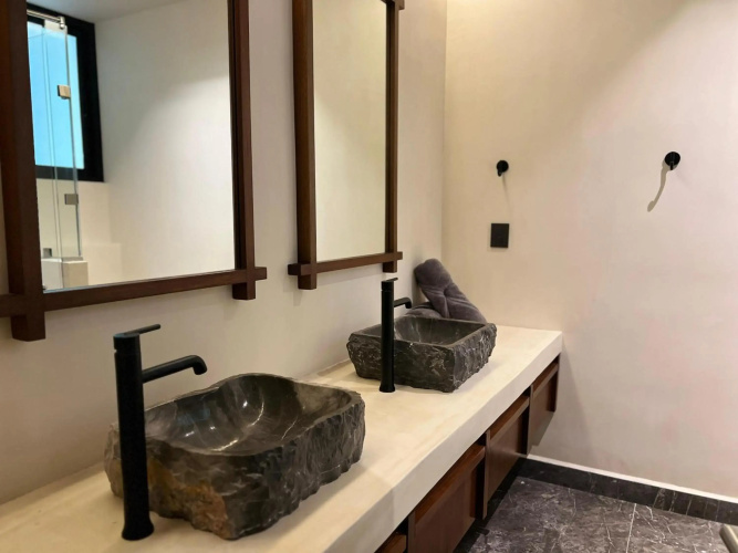 Lovely 2Bedroom apartment serviced + pool & garden
