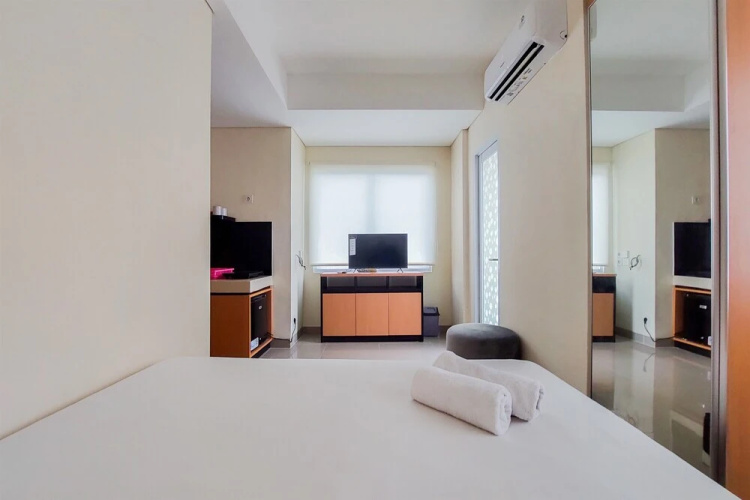 Homey And Comfort Studio Apartment At B Residence