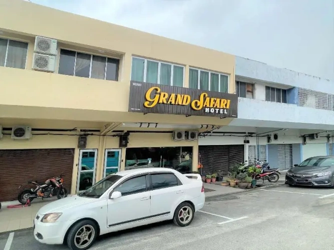 Grand Safari Hotel