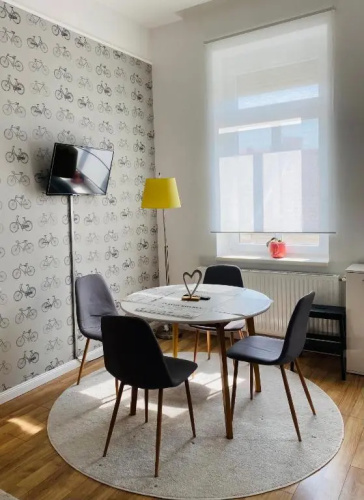 Studio 18