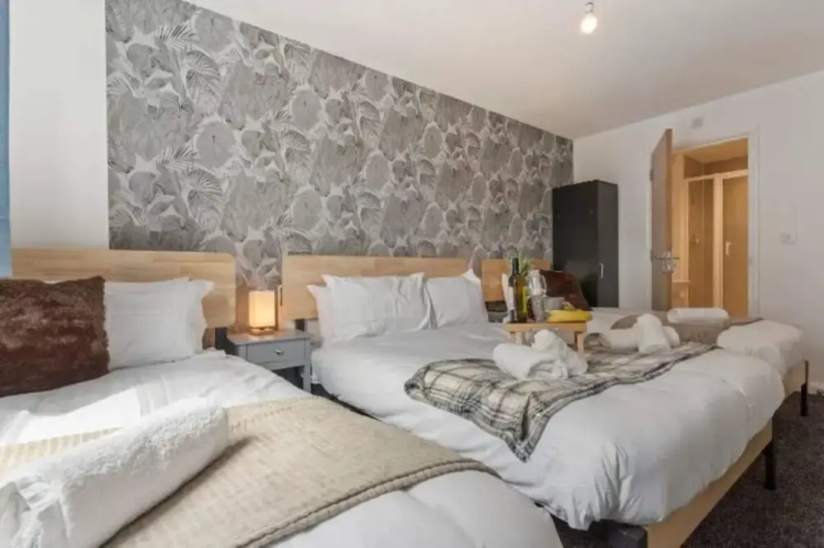 Desert Oasis Sleeps 8 With Parking