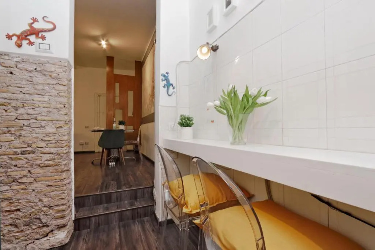 Urbana Apartment